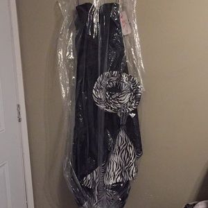 Strapless black and white mermaid prom dress